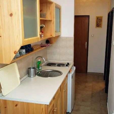 Apartments And Rooms With Parking Space Krk - 3231 Gostinjska kuća 3*