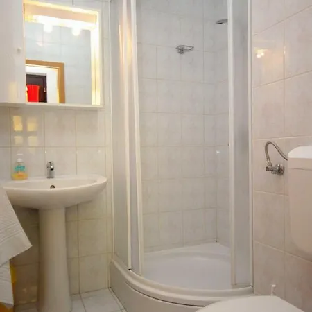 Gostinjska kuća Apartments And Rooms With Parking Space Krk - 3231 Vrh (Krk)