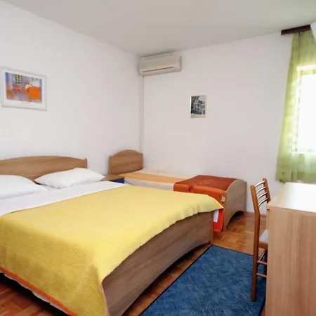 Apartments And Rooms With Parking Space Krk - 3231 Pensionat