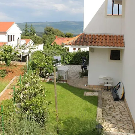 Apartments And Rooms With Parking Space Krk - 3231 Gostinjska kuća 3*