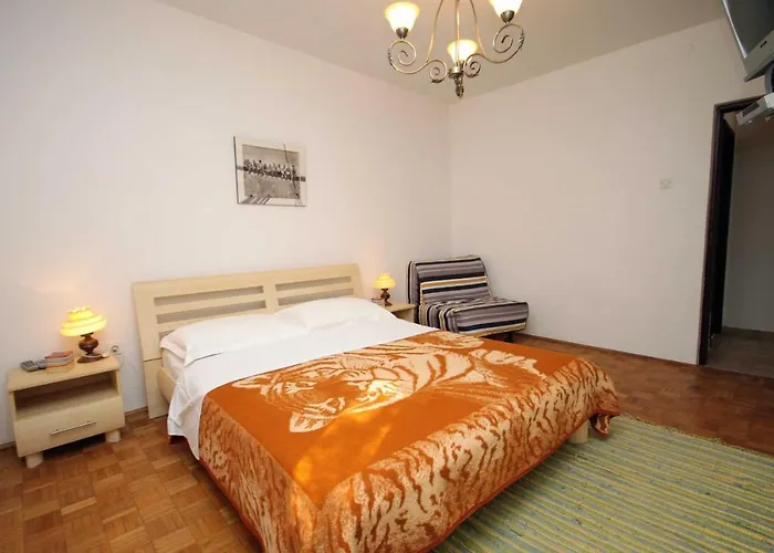 Pensionat Apartments And Rooms With Parking Space Krk - 3231