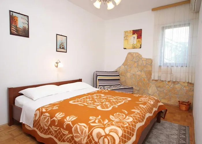 Pensionat Apartments And Rooms With Parking Space Krk - 3231 3*